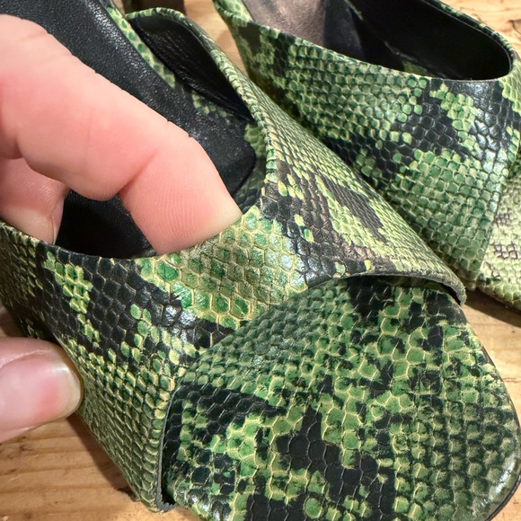 Rachel Comey Vibrant Green Snake Print Kitten Heels - Picture 12 of 14